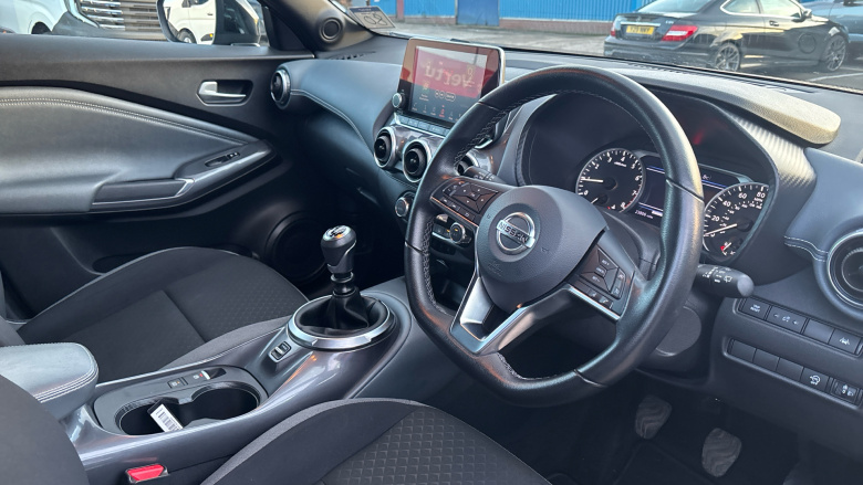 Nissan Juke 1.0 DiG-T 114 N-Connecta 5dr Petrol Hatchback
